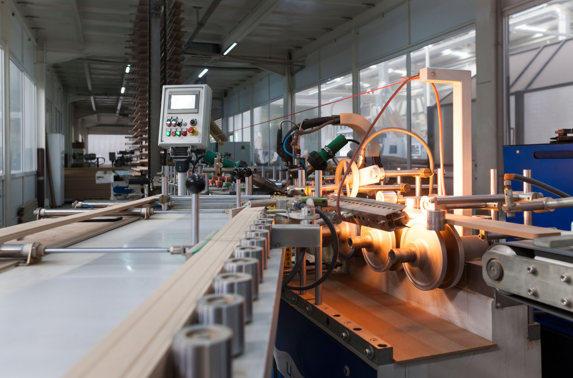 Door ande Lumber Factory